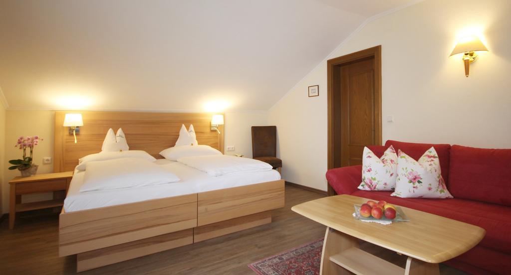 Hotel-Garni Schernthaner Sankt Gilgen Esterno foto